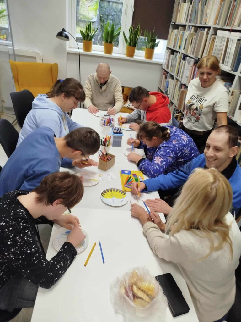 Spotkanie podopiecznych ŚDS w bibliotece