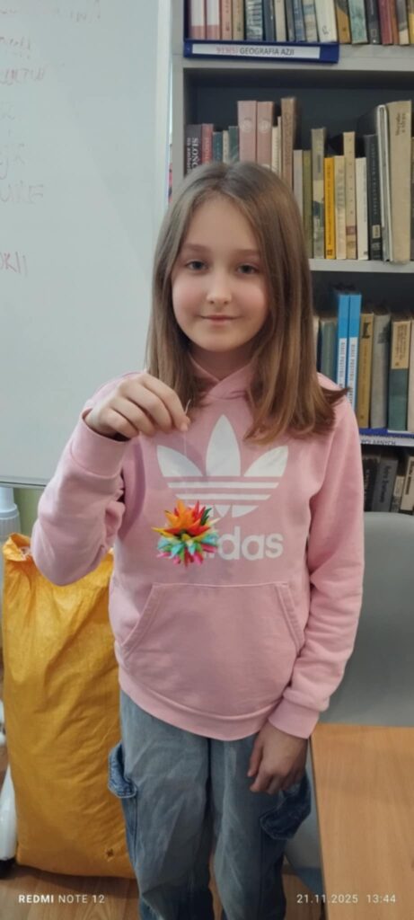 Warsztaty tradycyjnych ozdób choinkowych w Bibliotece w Tyliczu!