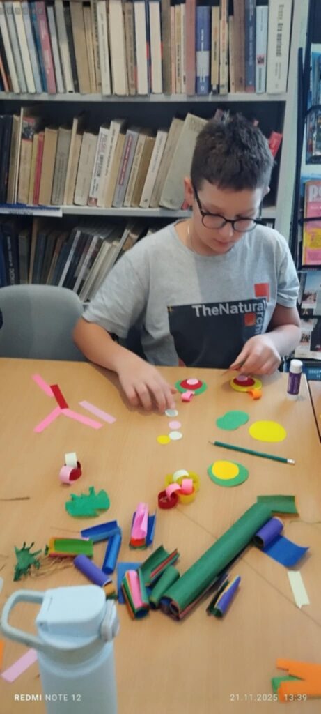 Warsztaty tradycyjnych ozdób choinkowych w Bibliotece w Tyliczu!