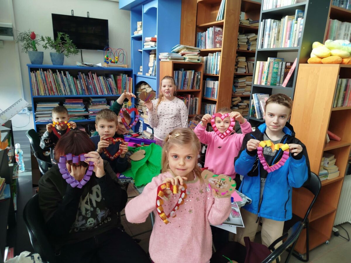 Feryjne zajęcia walentynkowe w Bibliotece na Źródlanej