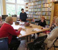 Warsztaty kamishibai dla słuchaczy Uniwersytetu Trzeciego Wieku