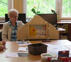 Warsztaty kamishibai dla słuchaczy Uniwersytetu Trzeciego Wieku