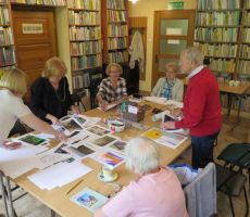 Warsztaty kamishibai dla słuchaczy Uniwersytetu Trzeciego Wieku