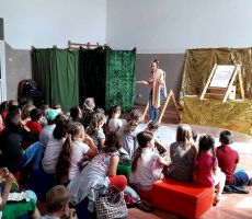 Kolorowe Wakacje w bibliotece na Czarnym Potoku.