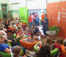 Z czytelnikami na festiwal do Rabki