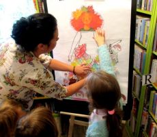 Jesienne spotkanie przedszkolaków w Bibliotece na Czarnym Potoku