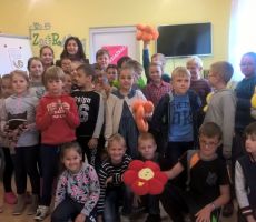 Spotkanie autorskie z Roksaną Jędrzejewską-Wróbel w bibliotece w Tyliczu.