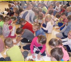 SPOTKANIE AUTORSKIE Z ZOFIĄ STANECKĄ W PRZEDSZKOLU NA UL. ŹRÓDLANEJ