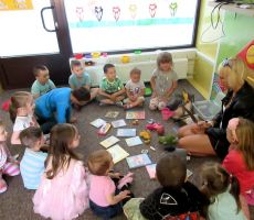 Z KSIĄŻKĄ DO PRZEDSZKOLA