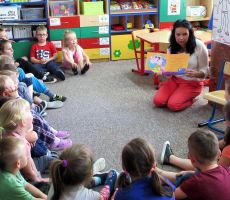 Z KSIĄŻKĄ DO PRZEDSZKOLA