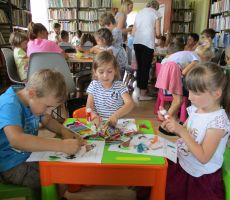 WESOŁY RYJEK I PTAKI