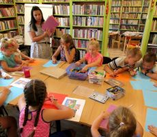 DZIECI Z FILII NA CZARNYM POTOKU ODKRYWAJĄ UROKI HISZPANII