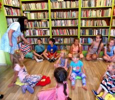 KOLOROWE WAKACJE W FILII NA CZARNYM POTOKU