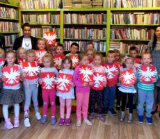 Patriotyczne przedpołudnie w filii na Czarnym Potoku