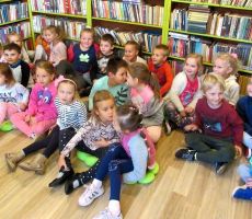 Patriotyczne przedpołudnie w filii na Czarnym Potoku