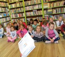 Patriotyczne przedpołudnie w filii na Czarnym Potoku