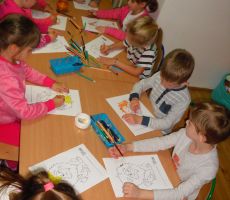 Spotkanie klubu książki w przedszkolu