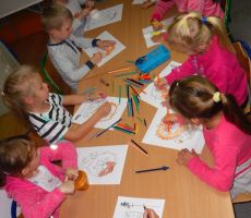 Spotkanie klubu książki w przedszkolu