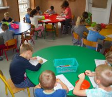 Spotkanie klubu książki w przedszkolu