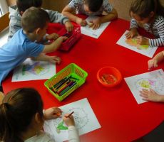 Spotkanie klubu książki w przedszkolu