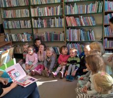 SMOK CZY SMOG – SPOTKANIE PRZEDSZKOLAKÓW W BIBLIOTECE