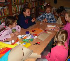 „Przygoda na świątecznym drzewku”