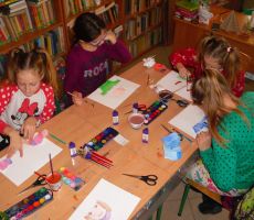 Zimowe dzierganie w bibliotece w Bereście