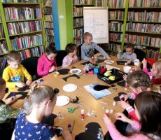 Walentynkowa sobota z wyobraźnią w filii na Czarnym Potoku