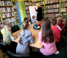 Walentynkowa sobota z wyobraźnią w filii na Czarnym Potoku