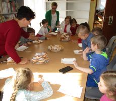 Spotkanie Dyskusyjnego Klubu Książki w tylickiej bibliotece