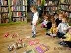 PRZEDSZKOLAKI W BIBLIOTECE NA CZARNYM POTOKU