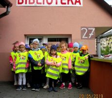 PRZEDSZKOLAKI W BIBLIOTECE NA CZARNYM POTOKU
