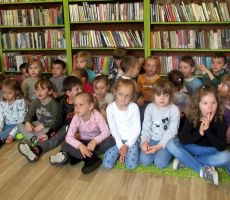 Przedpołudnie z książką w bibliotece na Czarnym Potoku