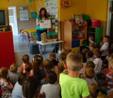 „O bordowej skarpetce – znowu prawej – która uratowała chomika”