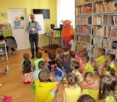 SPOTKANIE Z WOJCIECHEM WIDŁAKIEM W TYLICKIEJ BIBLIOTECE