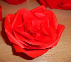 gotowa papierowa róża