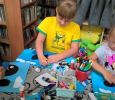 Drugi tydzień wakacji z biblioteką na Źródlanej