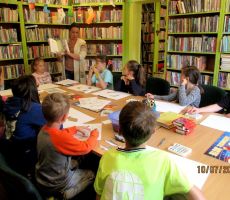 Dzieci z filii na Czarnym Potoku pływają z rekinami