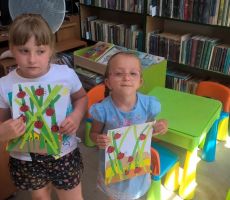 WAKACJE W BIBLIOTECE NA ŹRÓDLANEJ