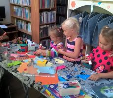KREATYWNE CZWARTKI W BIBLIOTECE NA ŹRÓDLANEJ