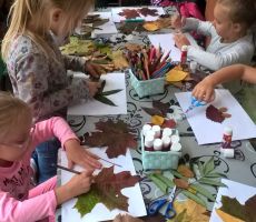 LIŚCIASTE ZWIERZĘTA W BIBLIOTECE NA ŹRÓDLANEJ