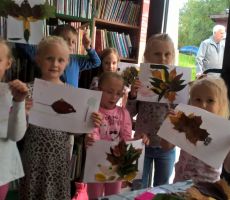 LIŚCIASTE ZWIERZĘTA W BIBLIOTECE NA ŹRÓDLANEJ
