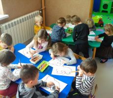 Mała bajeczka - „Wyścig po złotego żołędzia”