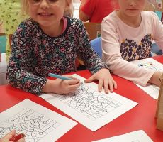 ŚWIĄTECZNE ZAJĘCIA W PRZEDSZKOLU NA ŹRÓDLANEJ