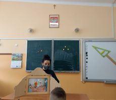 Nasz teatrzyk kamishibai powędrował do Nowej Wsi