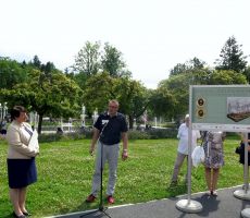 Otwarcie wystawy plenerowej ,,Dr Michał Zieleniewski – twórca świetności Krynicy”