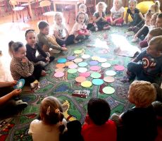 Książkowi odkrywcy poznają jesień