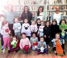 Książkowi Odkrywcy i Owocowy Dzień w Filii na Czarnym Potoku