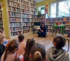 Książkowi Odkrywcy i Owocowy Dzień w Filii na Czarnym Potoku