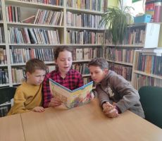 KOLOROWE FERIE Z BIBLIOTEKĄ - DZIEŃ BABCI I DZIADKA